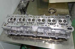 HKS2.8Lエンジンの組み立て サムネイル画像