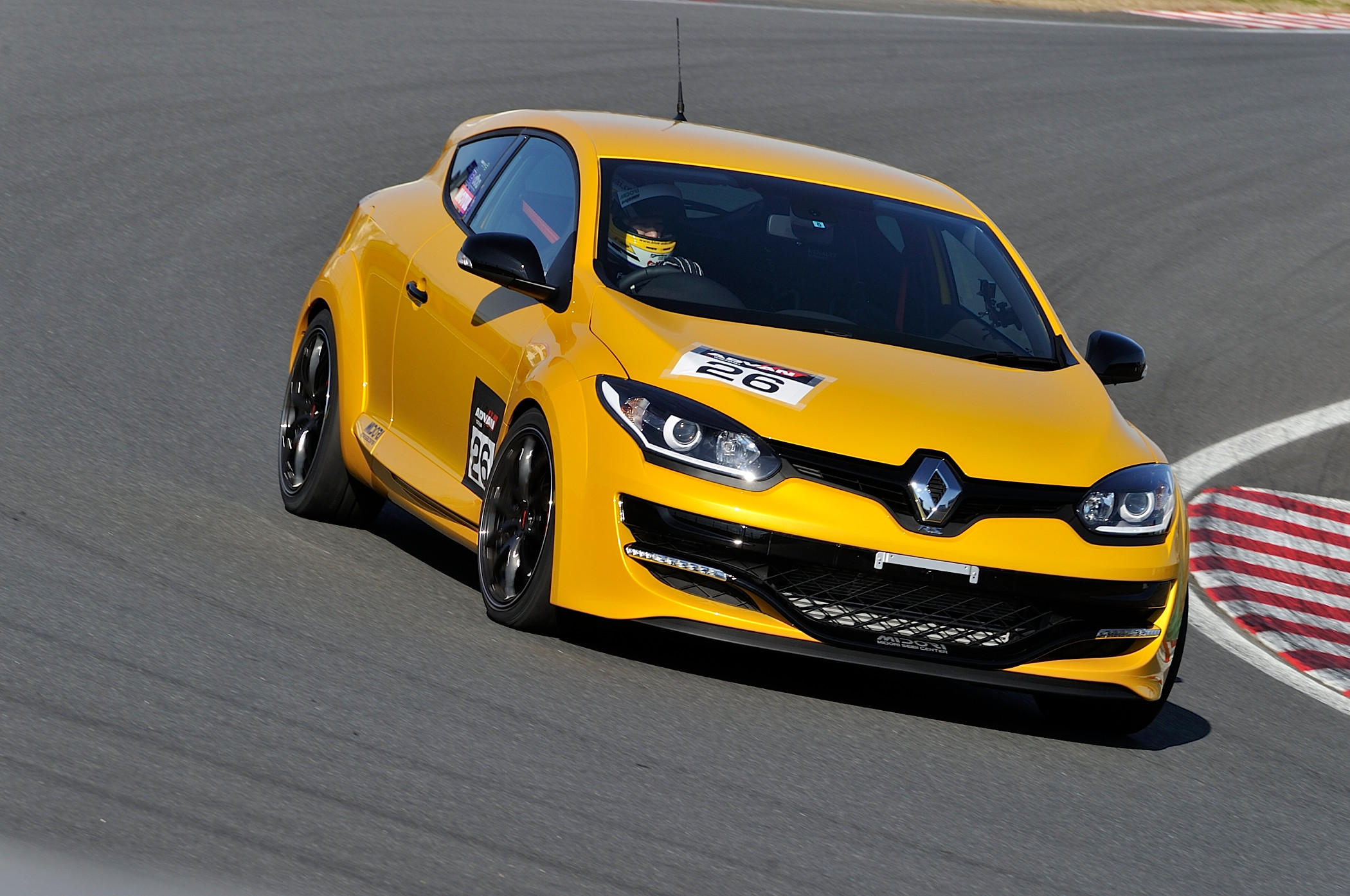 メガーヌ R.S. のチューニング | 緑整備センター