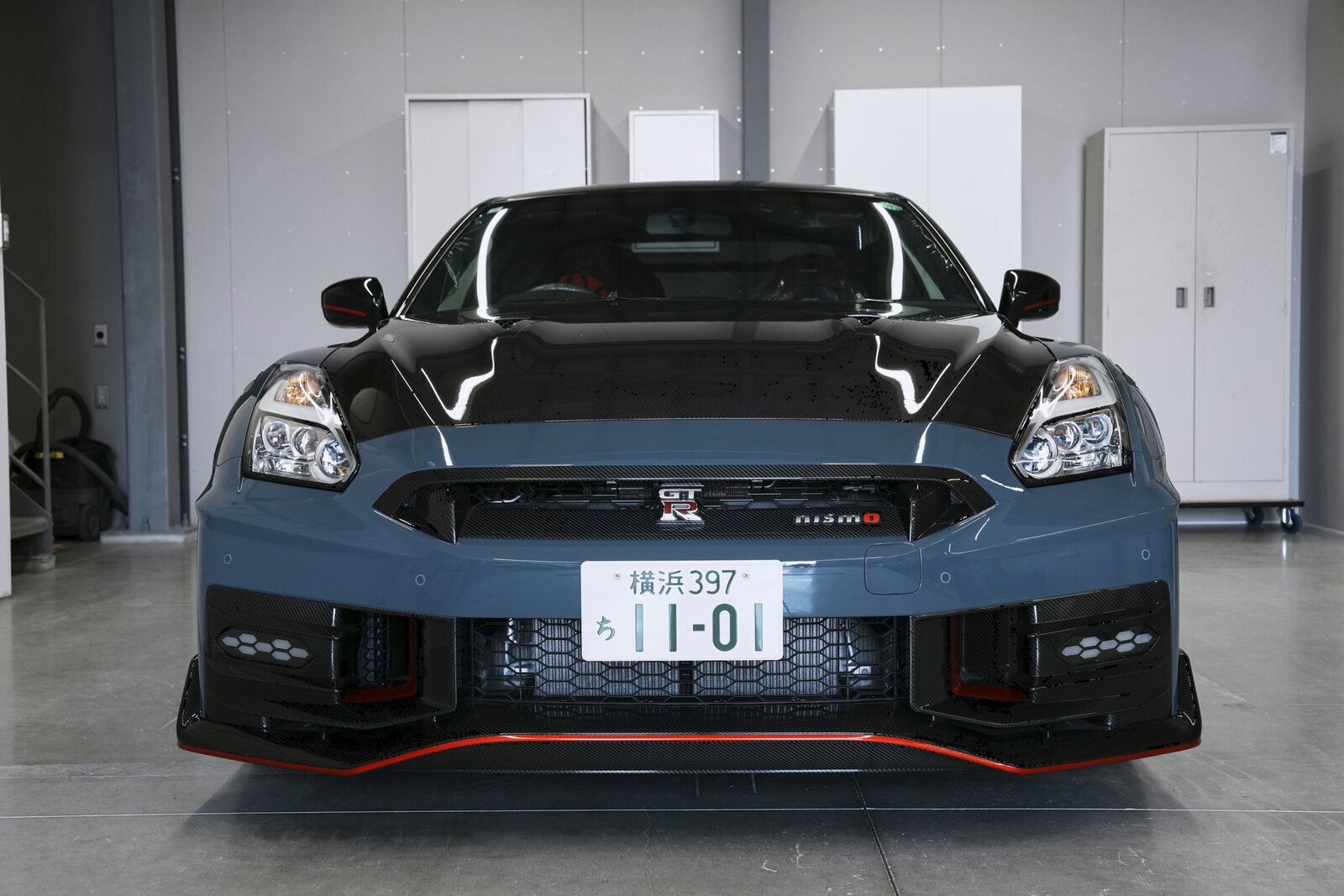 GT-R 正面画像